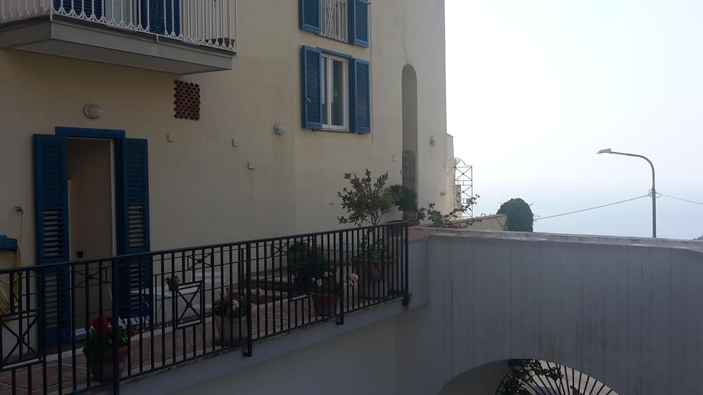 Le Terrazze Di Cristina Bed & Breakfast Vietri sul Mare Exterior photo